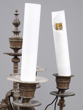 KANDELABRAR, ett par, Louis XVI-stil, 1900-talets mitt.