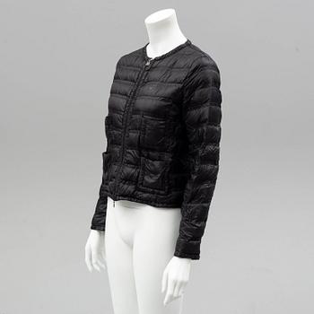 MONCLER, nätt dunjacka för dam, Longue Saison, storlek 2.