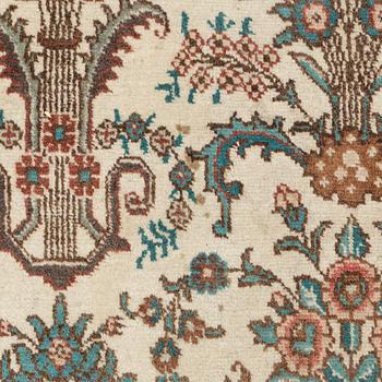 A Tabriz, ca 295 x 195 cm.