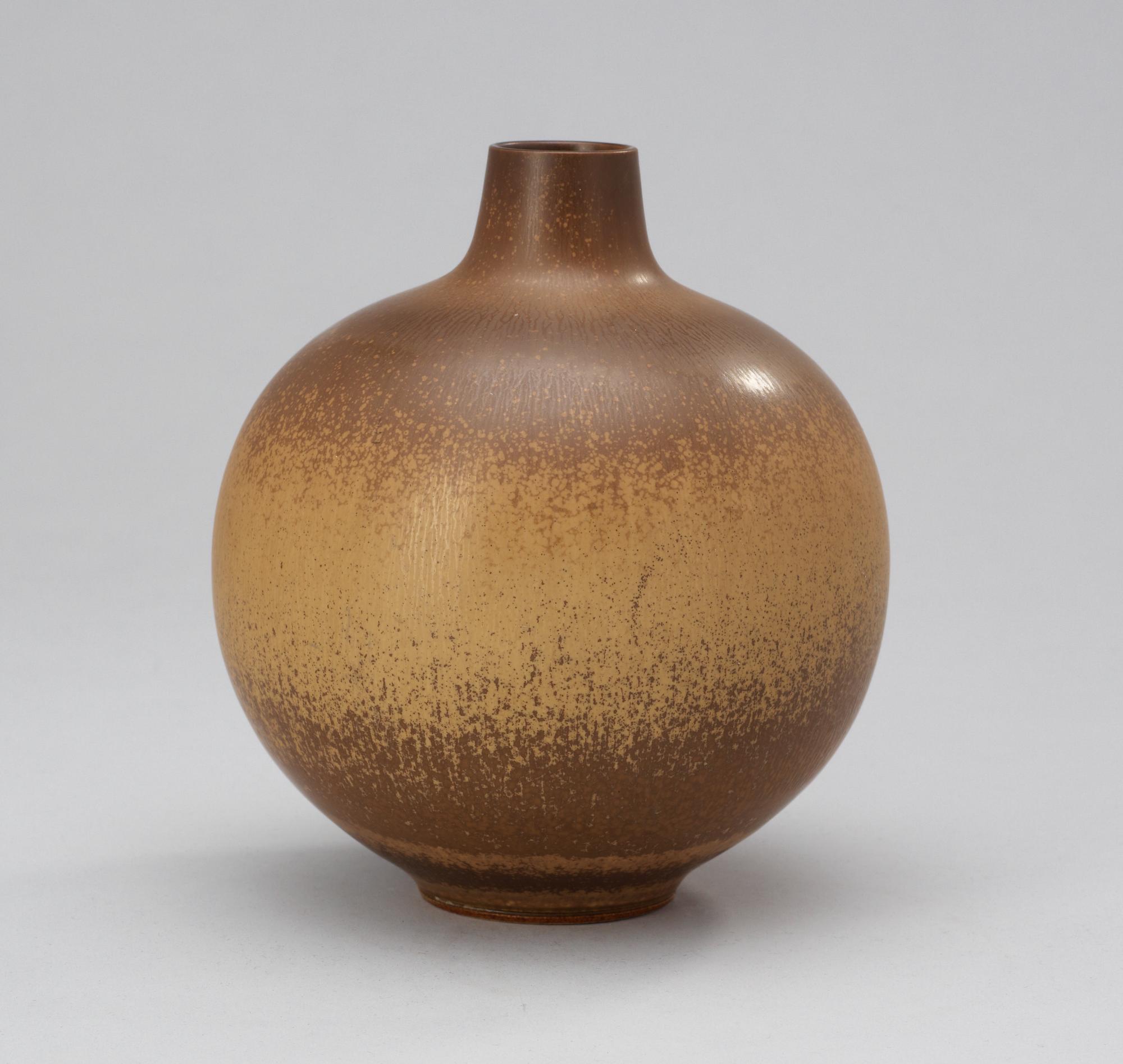 A Berndt Friberg stoneware vase, Gustavsberg Studio 1944-47.
