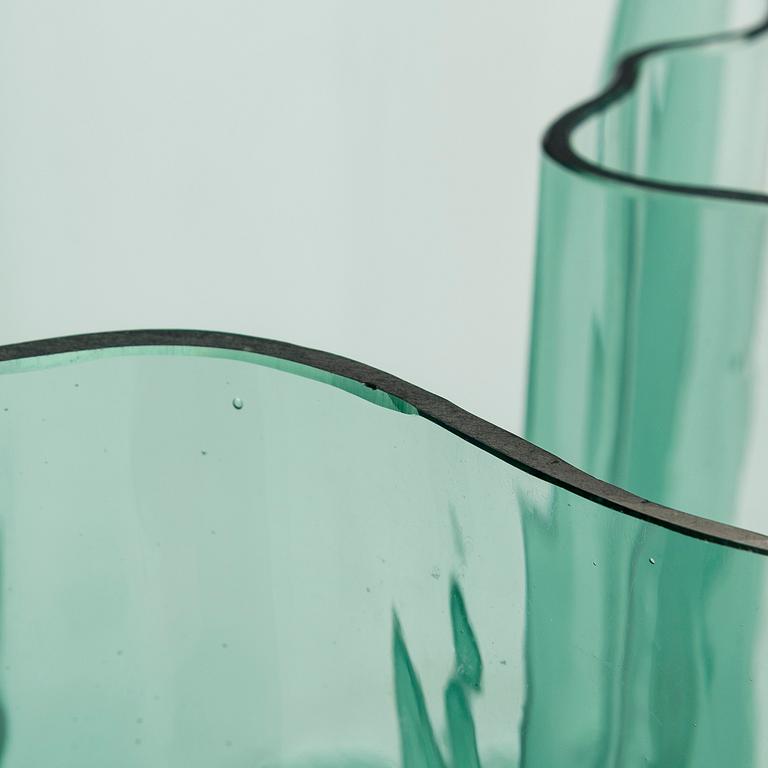 Alvar Aalto, A '9750' vase Karhula Glassworks in production 1937-1949.
