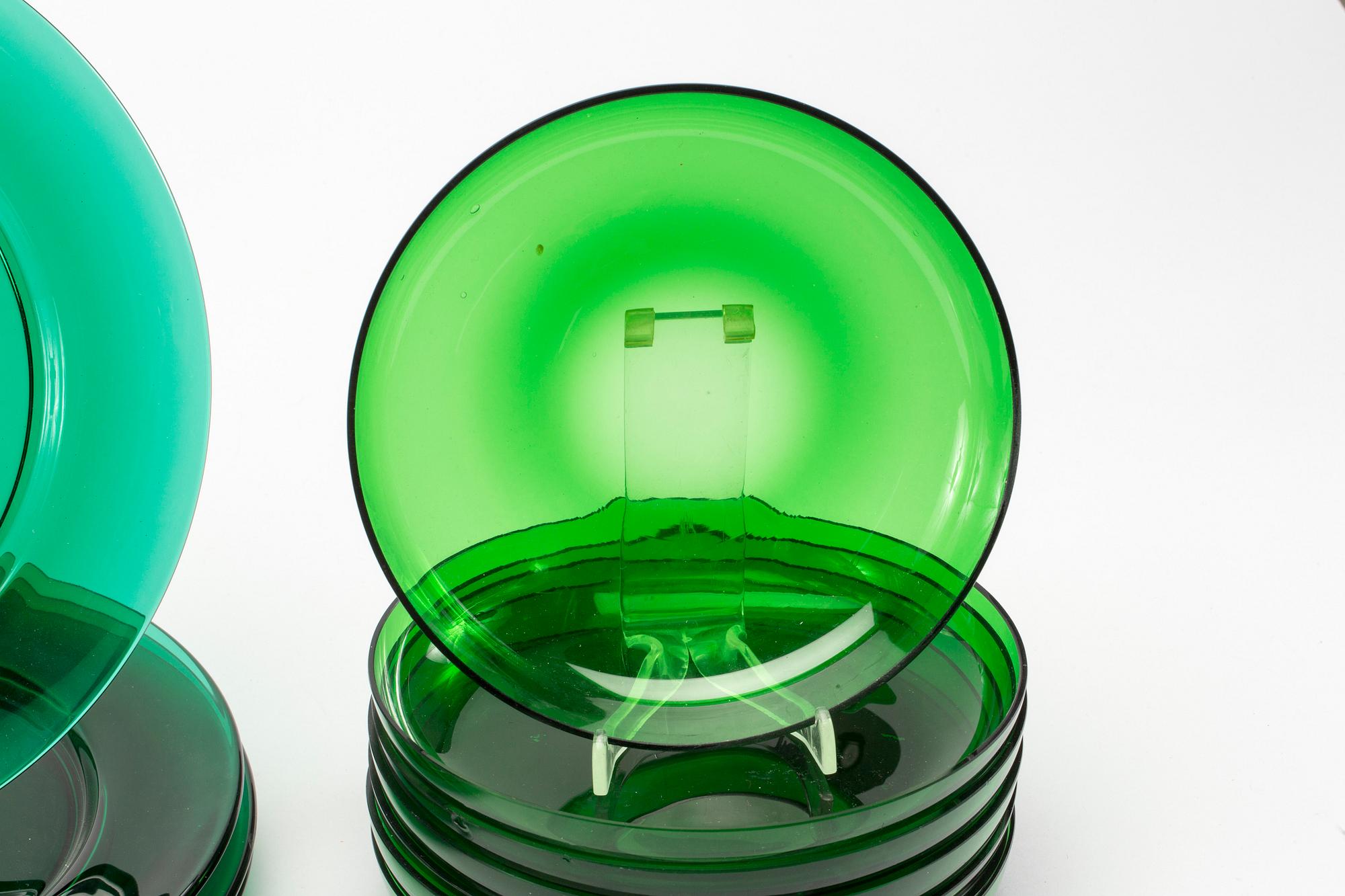 SERVISDELAR, 19 delar, glas, Firma Svenskt Tenn och Reijmyre. 1900-talets andra hälft.