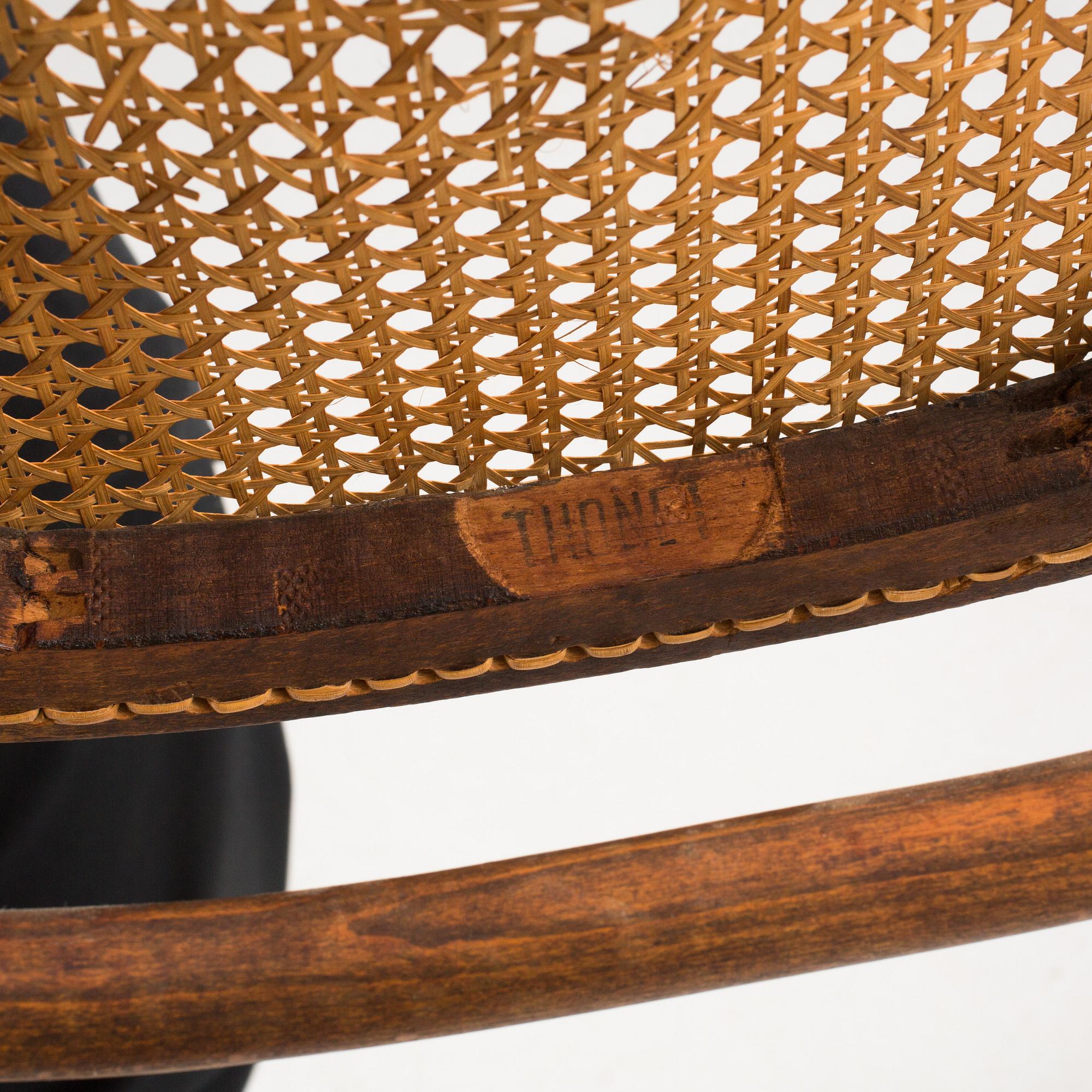 STOLAR, 4 st, bl a Thonet. 1900-talets första hälft.