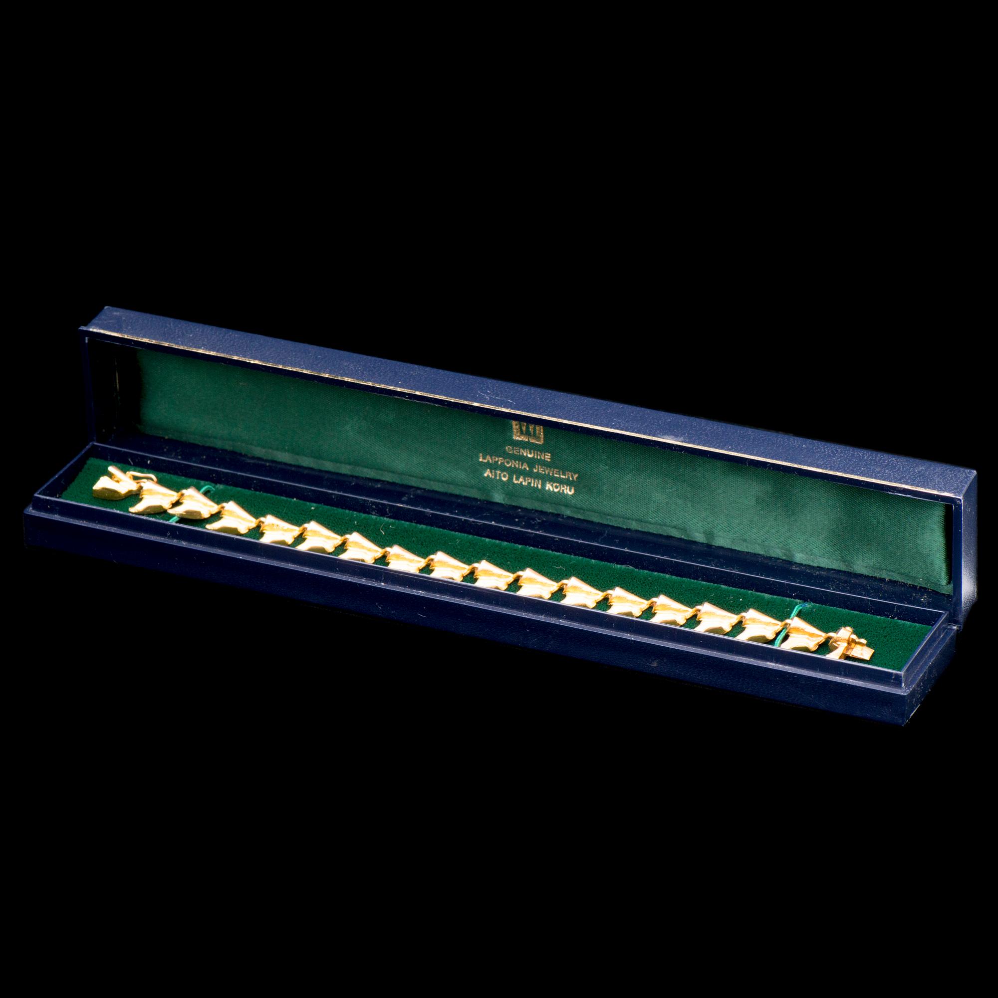 BJÖRN WECKSTRÖM, ARMBAND, "Rullande vågor", 14K guld. Lapponia 1967.