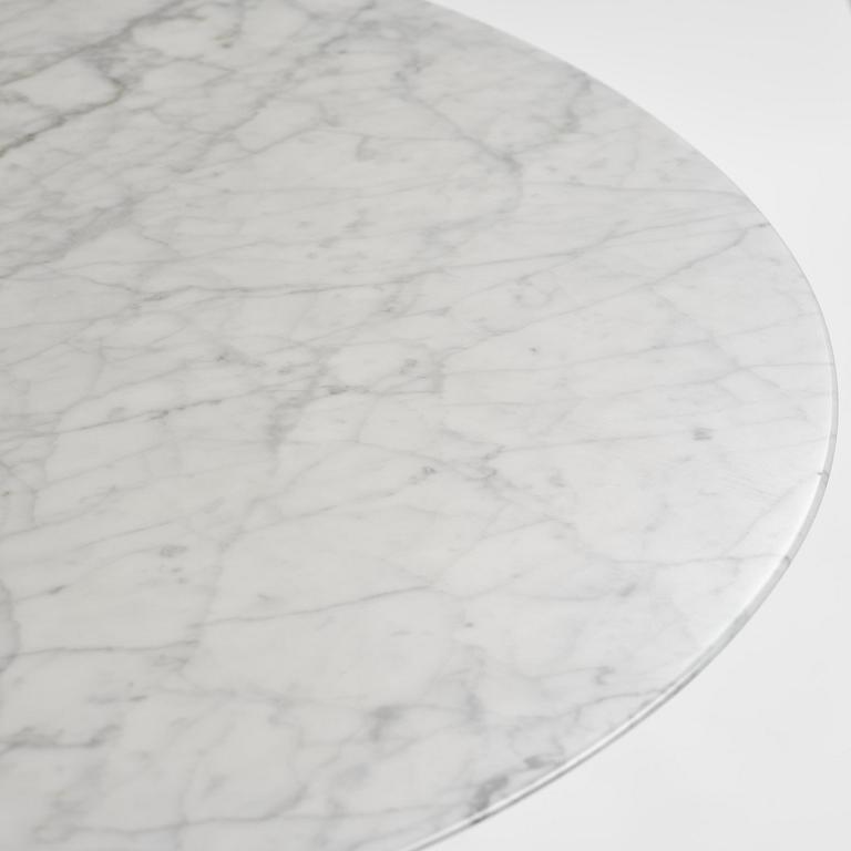 Eero Saarinen, a “Tulip” dining table, Knoll.