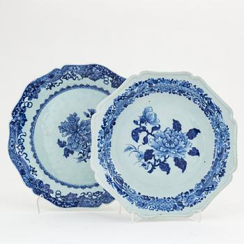 A set of two blue and white serving dishes, Qing dynasty, Qianlong (1736-95).