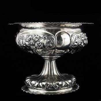 SKÅL PÅ FOT, silver, Möllenborg Stockholm 1913. Vikt 980 gr.