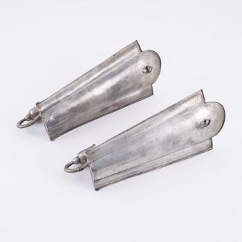 A pair of pewter wall sconces, Taidetakomo Antti Hakkarainen, Finland, 1930-tal.