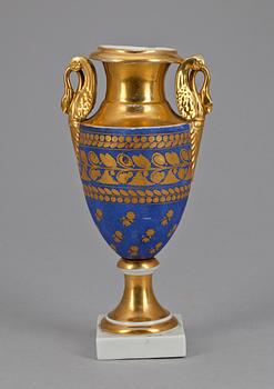 URNA, porslin, empire, 1800-talets första hälft.