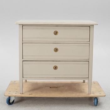 Byrå, gustaviansk stil, tidigt 1900-tal.