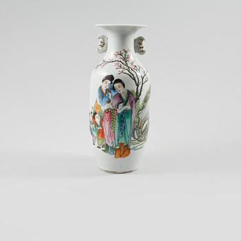 VAS, porslin Kina, 1900-tal.