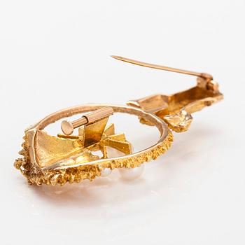 Björn Weckström, a 14K gold brooch  
'Sea flower' with cultured pearls. Lapponia 1971.