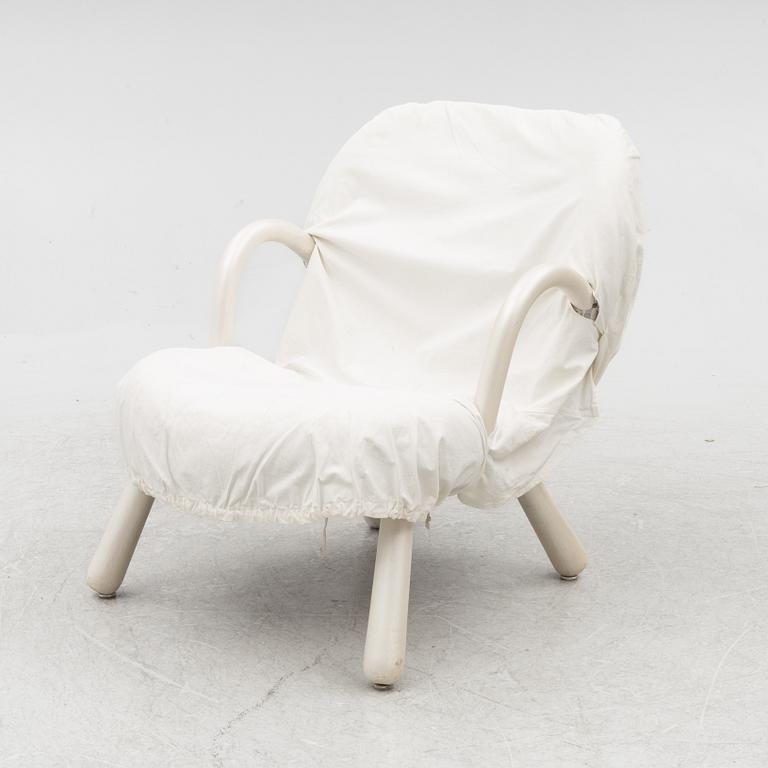 An armchair, 'Muslingestolen' or 'Clam Chair', Scandinavian Modern, mid-20th Century.
