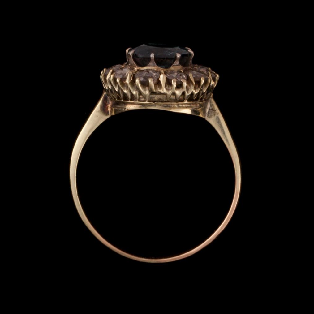 RING, 14K guld (56) safir samt diamanter, S:t Petersburg sekelskiftet 1800/1900, sovjetiska kontrollstämplar.Vikt 2,9 g.