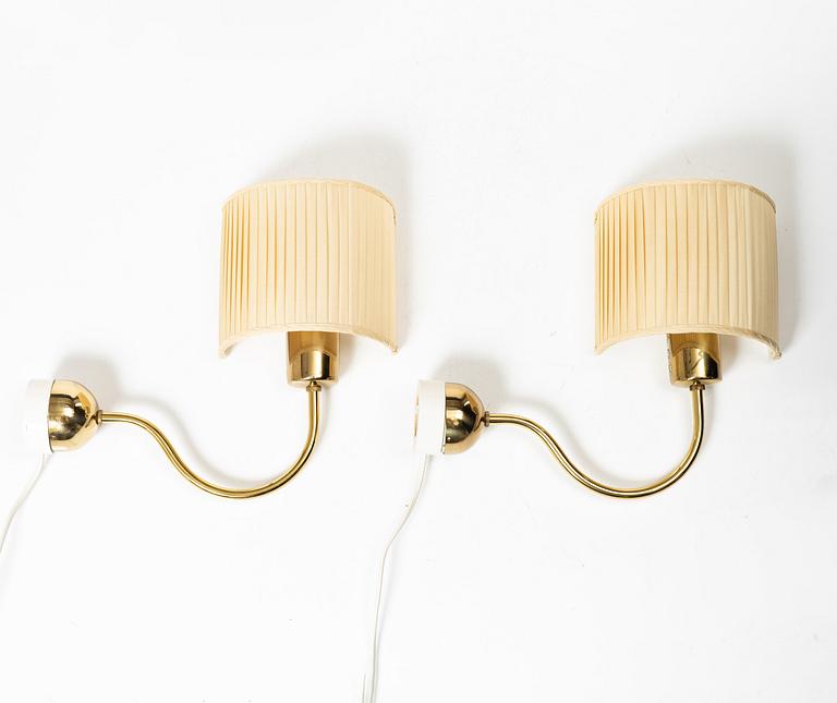 Josef Frank, vägglampor, ett par, modell 2334, Firma Svenskt Tenn.