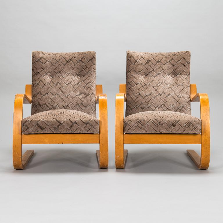 Alvar Aalto, fåtöljer, ett par, modell 35 för O.Y. Huonekalu- ja Rakennustyötehdas A.B. 1900-talets mitt.