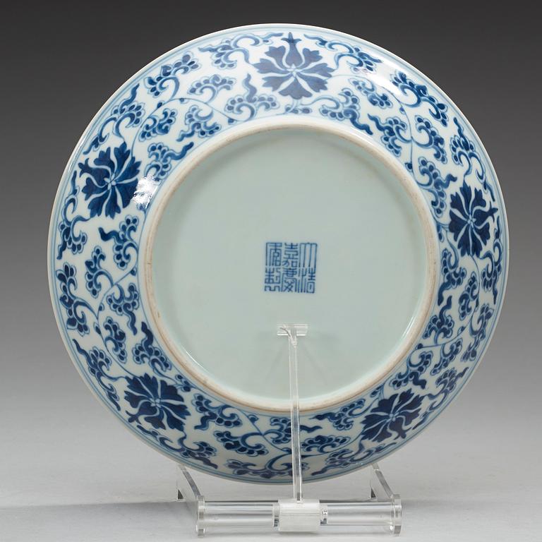 A set of three blue and white lotus dishes, Qing dynasty (1644-1912) with Qianlongs, Jiaqing and Daoguangs seal mark.