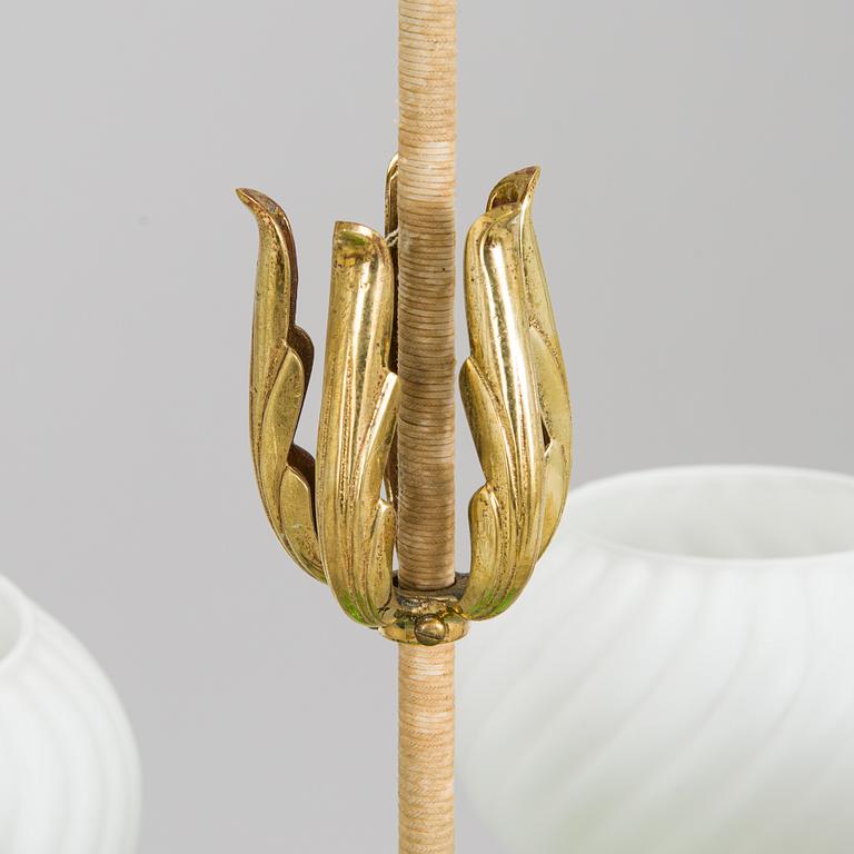 Paavo Tynell, a 1930s chandelier '1374/5 for Taito.