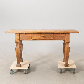 Bord  Barocktyp 1800-tal eller äldre.