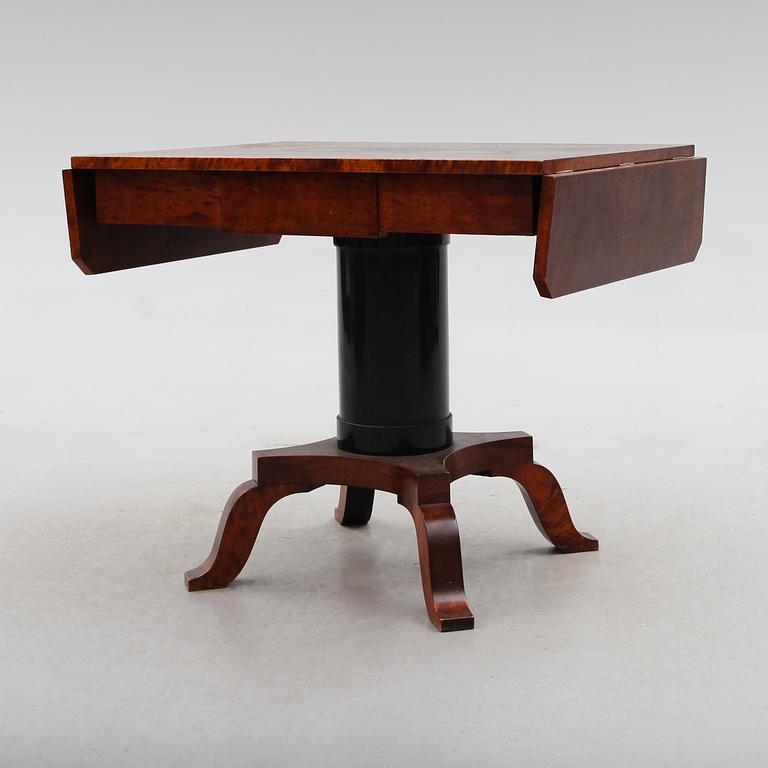 BORD, Karl Johanstil, 1900-talets första hälft.