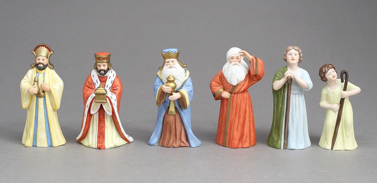 JULKRUBBA, 16 delar, biskviporslin, efter Jenny Nyström, utgiven av Kalmar Läns Museum.