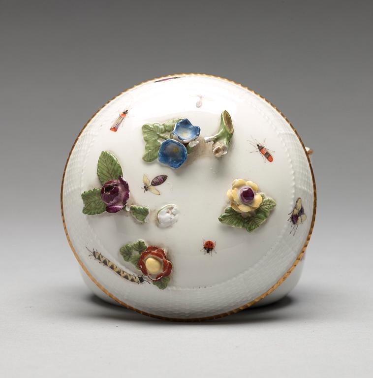 SOCKERSKÅL med LOCK, porslin. Meissen, 1740/50-tal.