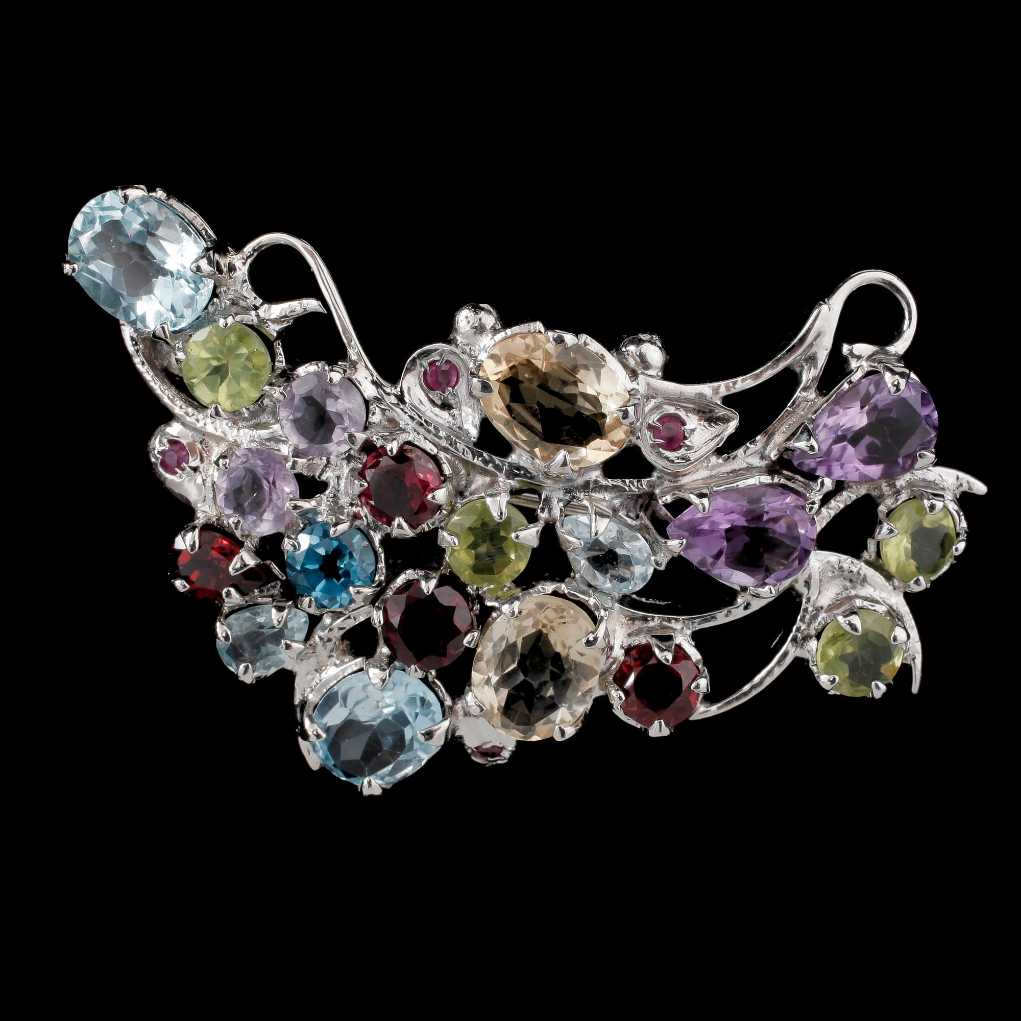 COLLIER MED ARMRING OCH BROSCH / HÄNGE, 3 delar, sterling silver, med färgade halvädelstenar. 2000-tal.