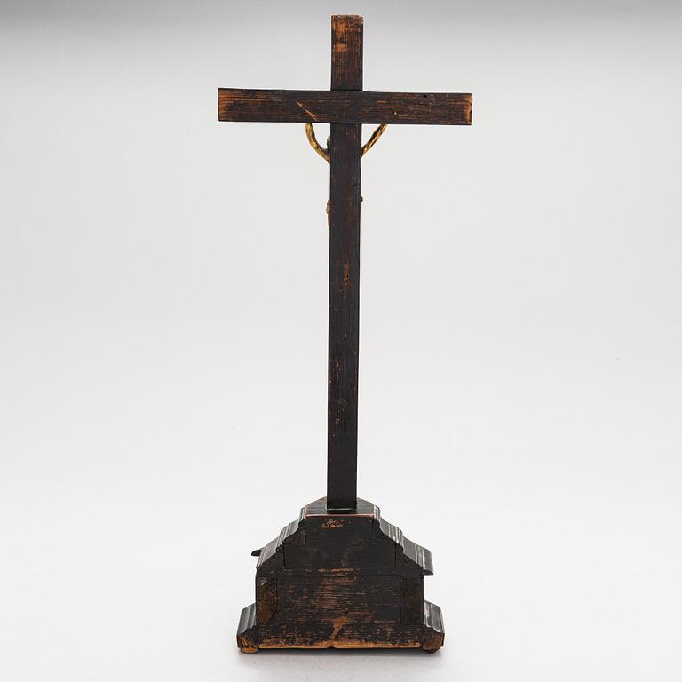 KRUCIFIX, pronssia ja puuta,  todennäköisesti 1700-luku.