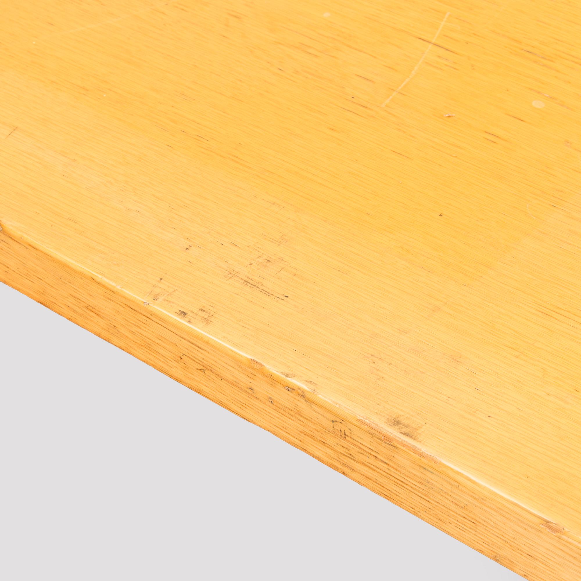 Alvar Aalto, ruokapöytä / neuvottelupöytä, malli E86, Artek, 1960/70-tal.