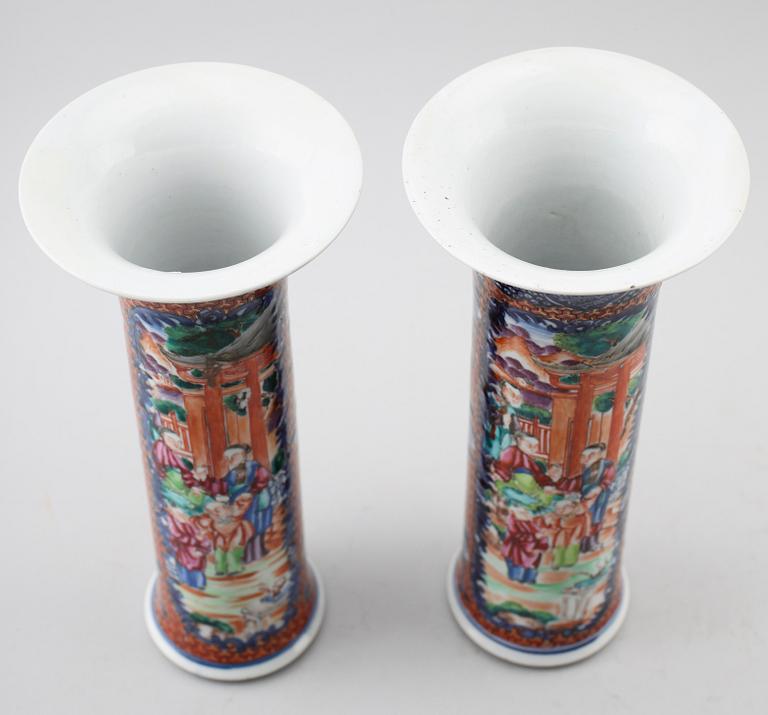 VASER, 1 par, porslin, Kina, 1700-tal.