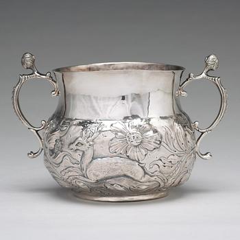 169. "Porringer", silver London 1664, mästarstämpel TA sannolikt för Thomas Aylinge.