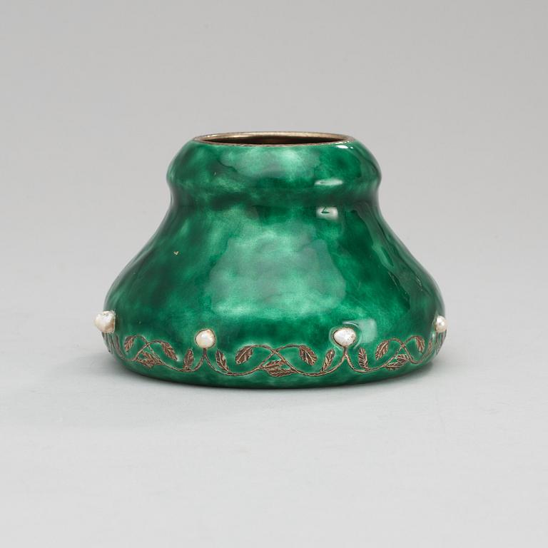 A C.G. Hallberg silver and green enamel vase, Stockholm 1913.