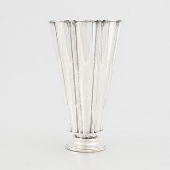 Vas, silver, svensk importstämpel Gunnar Svensson, Kalmar 1928.