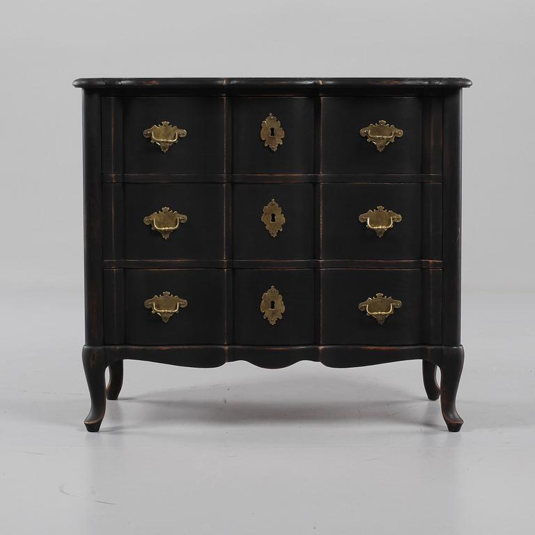 BYRÅ, barockstil, omkring 1900-talets mitt.