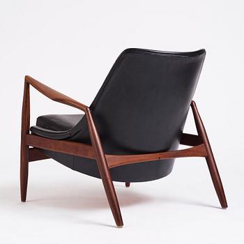 Ib Kofod-Larsen, a 'Sälen' (Seal) armchair, Olof Perssons Fåtöljindustri (OPE), Jönköping, Sweden 1950-60s.
