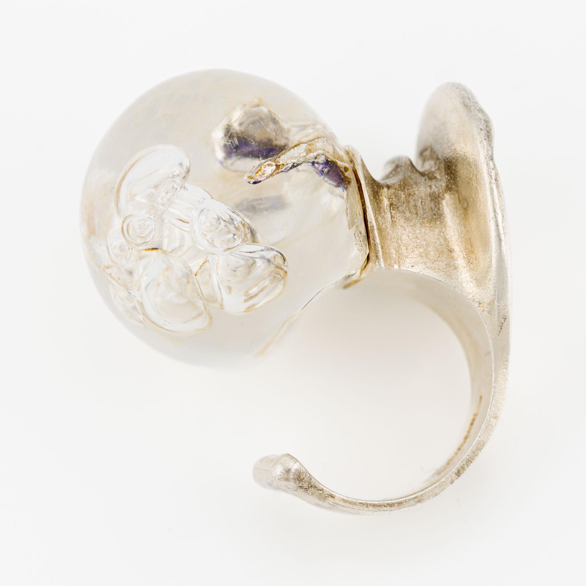 Björn Weckström, ring, "Mannen i kosmos", silver och akryl, Lapponia 1978.