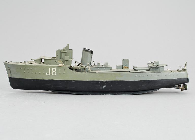 MODELLBÅTAR, 2 stycken, 1900-talets första hälft.