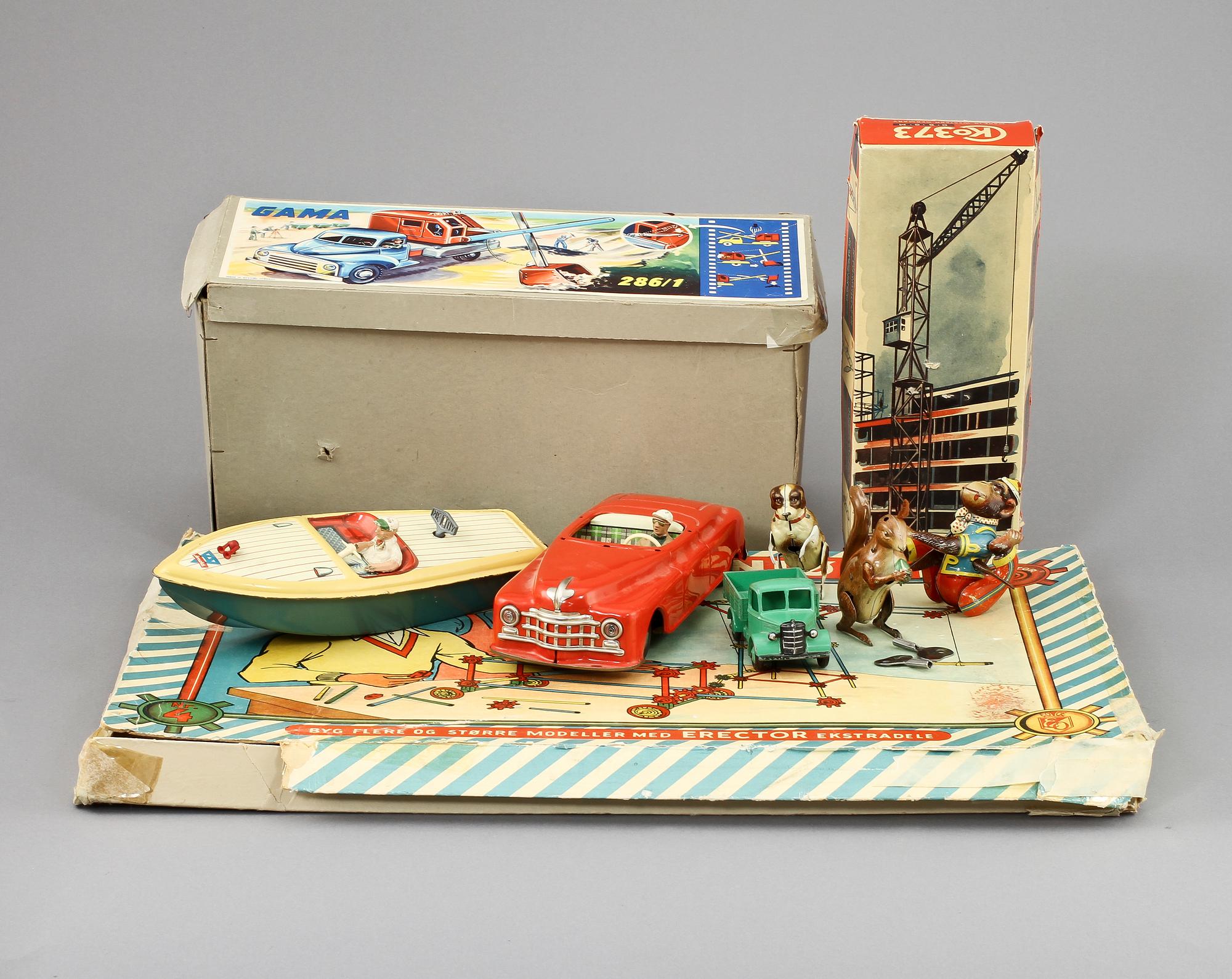 PARTI LEKSAKER, 8 st, bl a Dinky Toys och Schuco, omkring 1900-talets mitt.