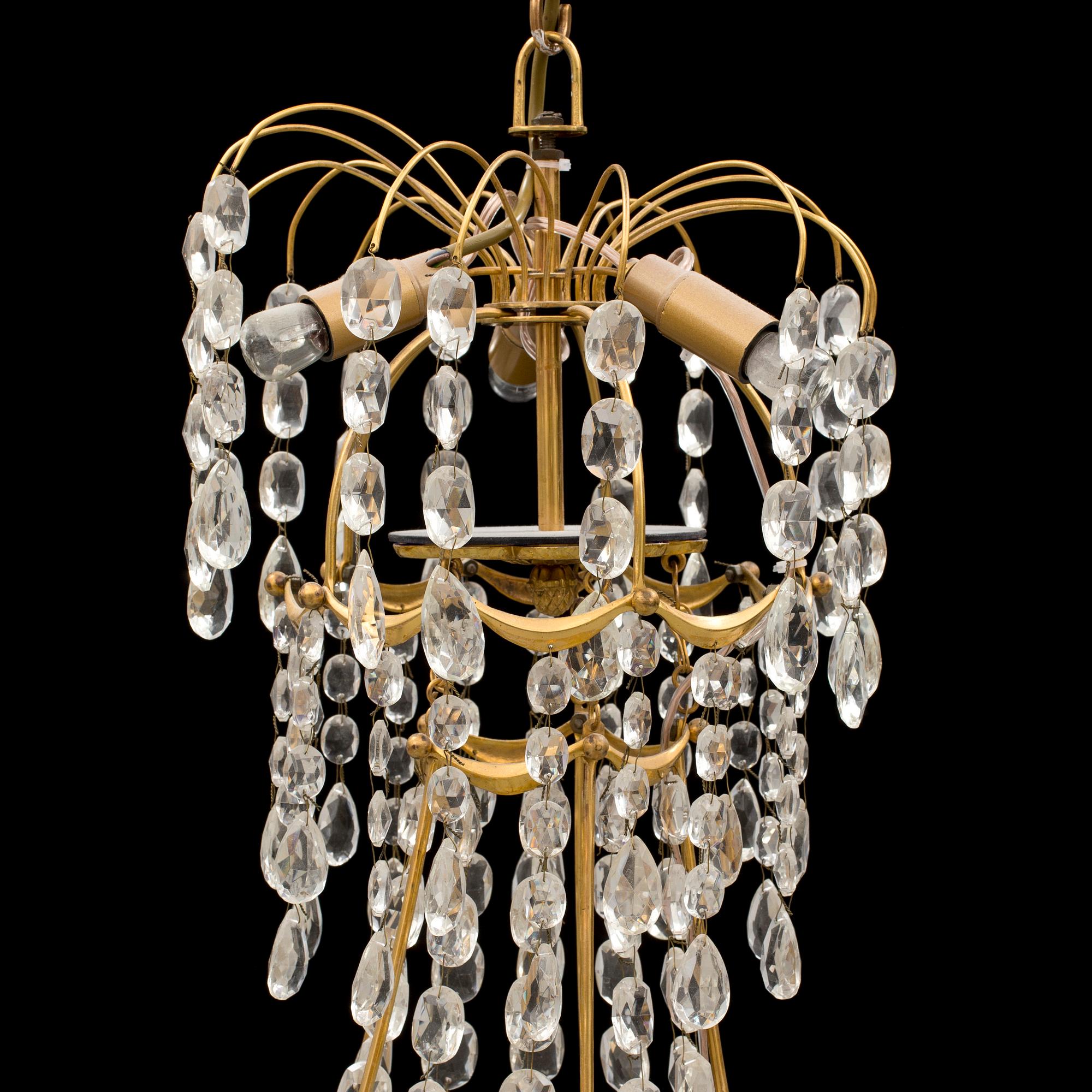 LJUSKRONA med prismor. 1900-talets första hälft .