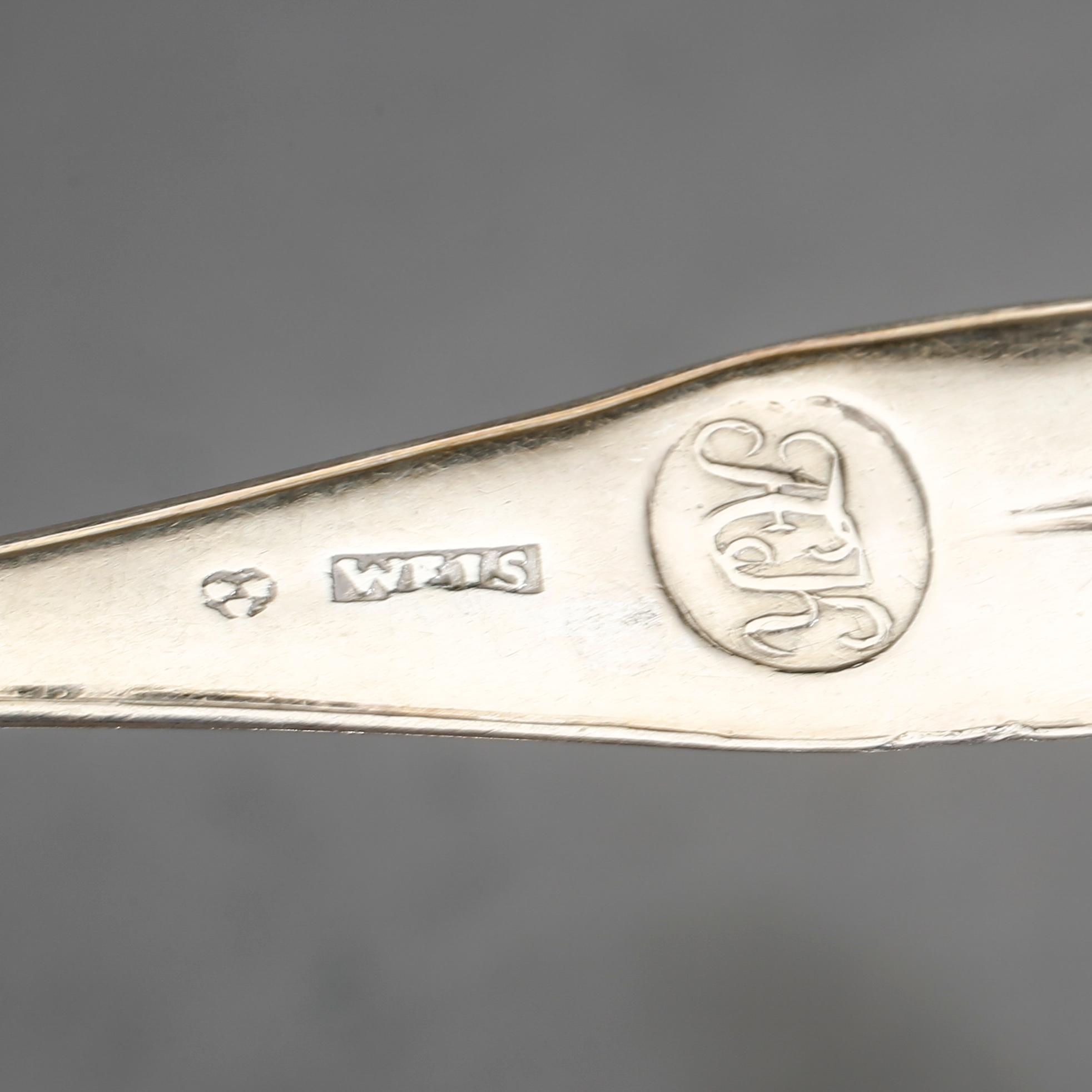 PARTI SILVER, 16 st, bland annat Lorenz Georg Weis (1791-1829), Norrköping. Mestadels 1800-tal. Vikt ca 344 g.