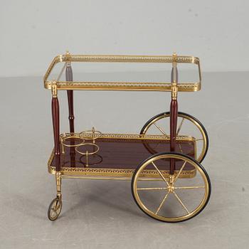 SERVERINGSVAGN, 1900-talets senare del.