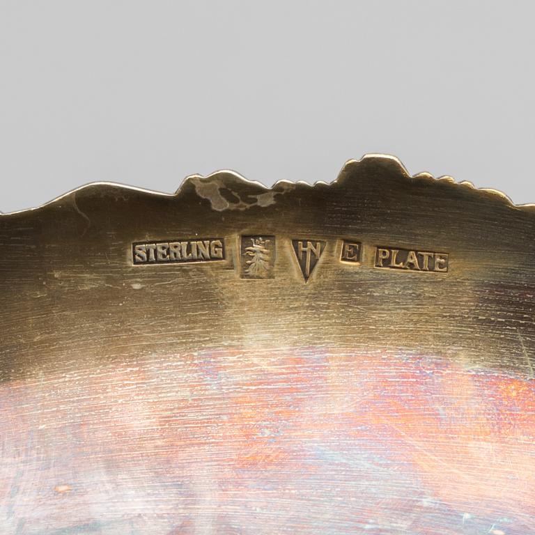 BRICKA, silverpläterad metall, utländska stämplar.