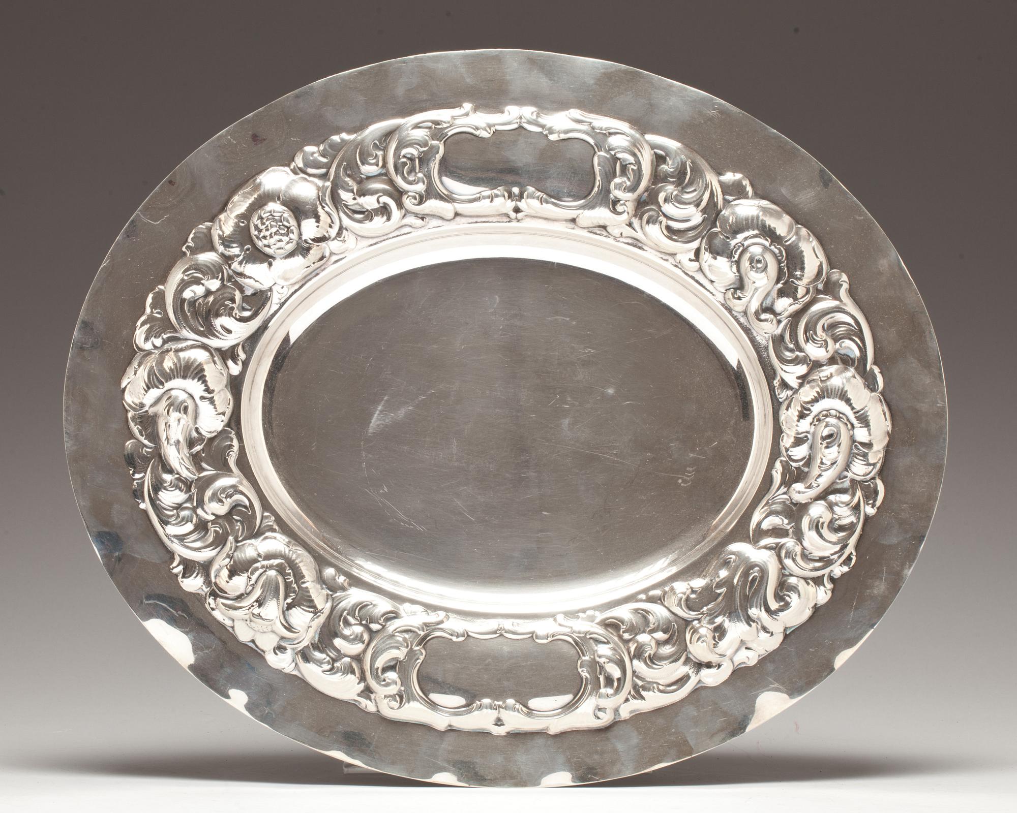 PRESENTERFAT, silver, C G Hallberg. Stockholm, 1951. Vikt ca 1000 g.