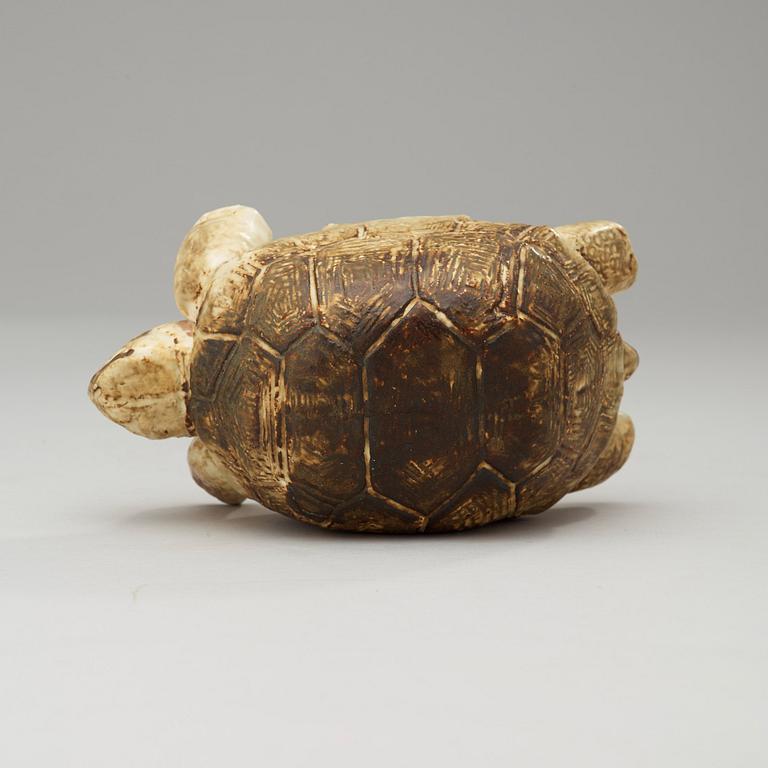 A Michael Schilkin stoneware sculpture of a turtle, Arabia, Finland.