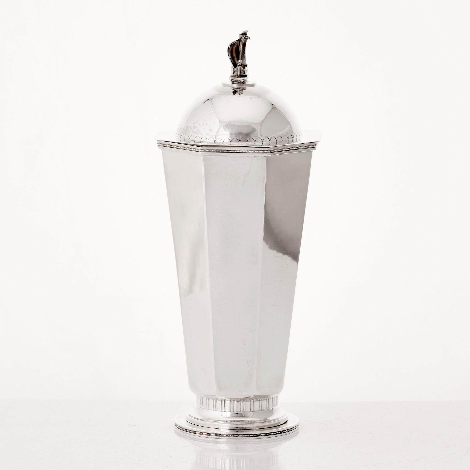 Atelier Borgila, a silver lidded goblet, Stockholm 1932.