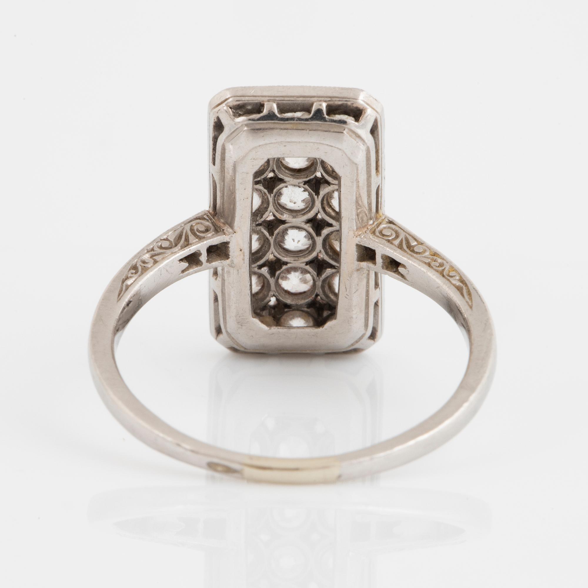 White gold and old-cut diamond ring.