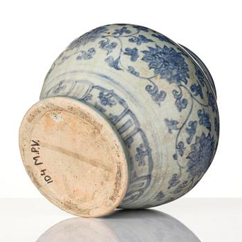 A large blue and white 'lotus' jar, Guan, Ming dynasty, Jiajing, 16th century.