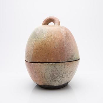 Ulf Johansson, Tea caddy, raku, Sweden, circa 2000.