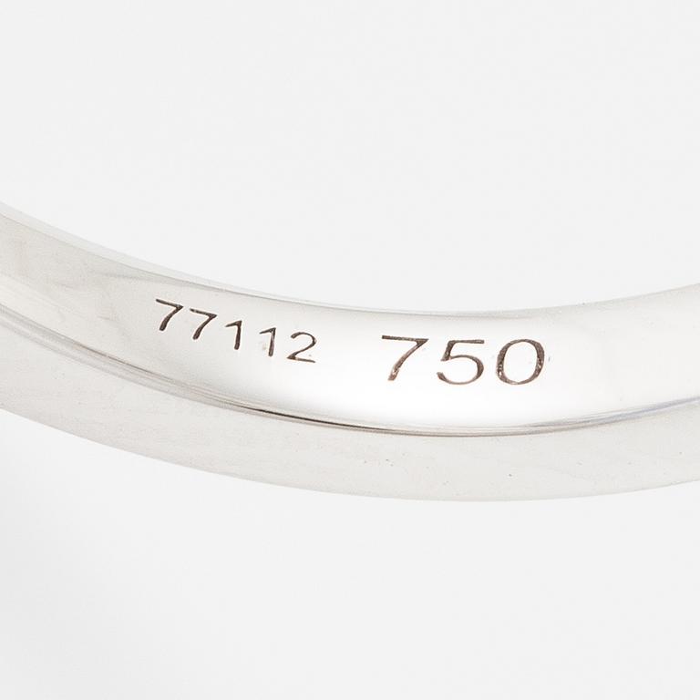 Ring 18K white gold with sapphire and brilliant-cut diamonds.