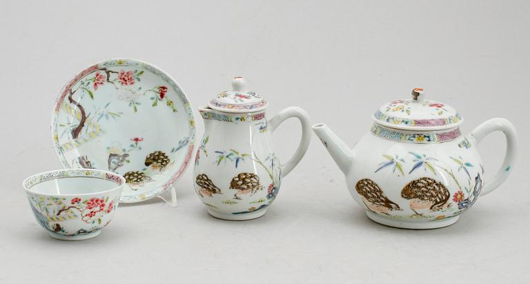 TEKANNA, SKÅL MED FAT, KANNA MED LOCK, porslin, Kina, 1700-tal.